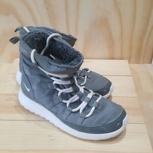 Nike ROSHE ONE HI (PSV) SNEAKERBOOT  VINTAGE 2015 Wmn's size 6 1/2 ( EU 37.5)